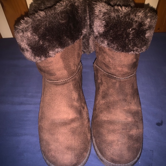 Boots - Picture 2 of 4